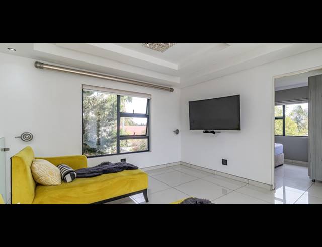 4 BEDROOM HOUSE FOR SALE IN GLEN ERASMIA
